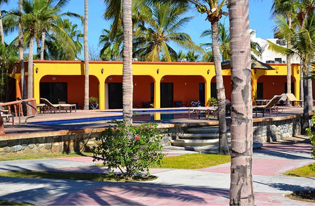 Hotel Playa Del Sol Лос-Баррілес Екстер'єр фото